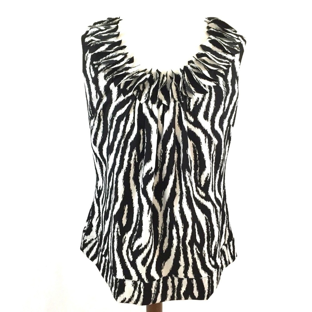 Inois Sleeveless Top With Ruffled Neckline Small